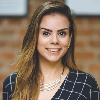 Headshot of Renata Curty